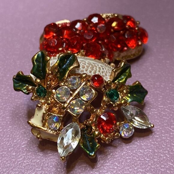 💛 Gold Tone Christmas Bootie Crystal Brooch - Picture 6 of 8
